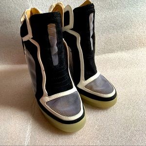 L.A.M.B Freeda wedge sneaker-size 7.5